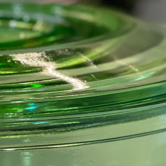 Museum-Quality Uranium Glass Refrigerator Bowl w Star lid, Vtg. Radiance Capsule - Picture 11 of 16